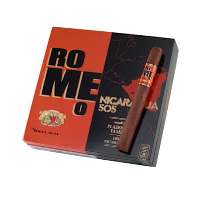 Romeo 505 Nicaragua by Romeo y Julieta Churchill Natural
